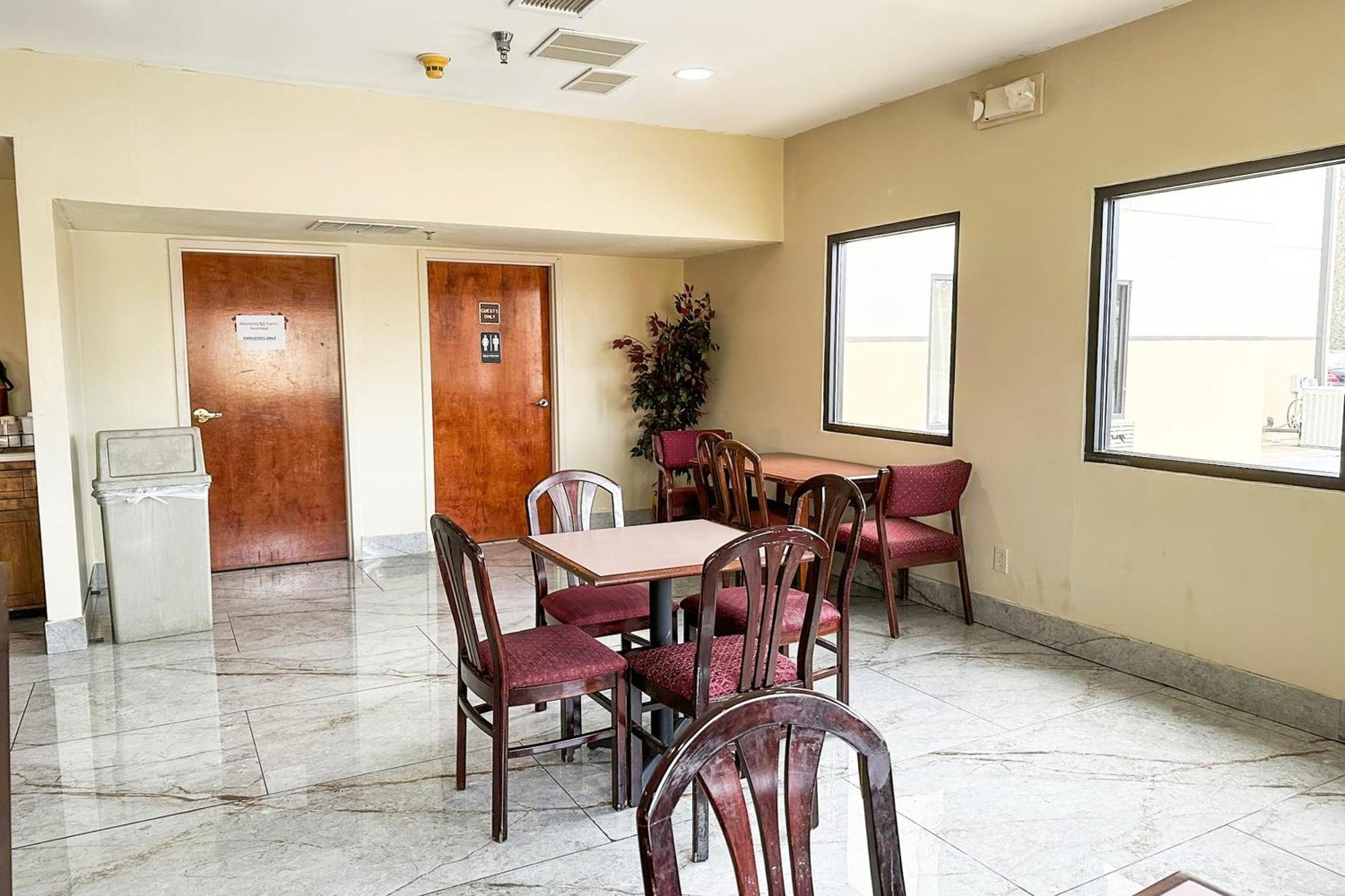 Oyo Hotel Rome West Ga Zewnętrze zdjęcie